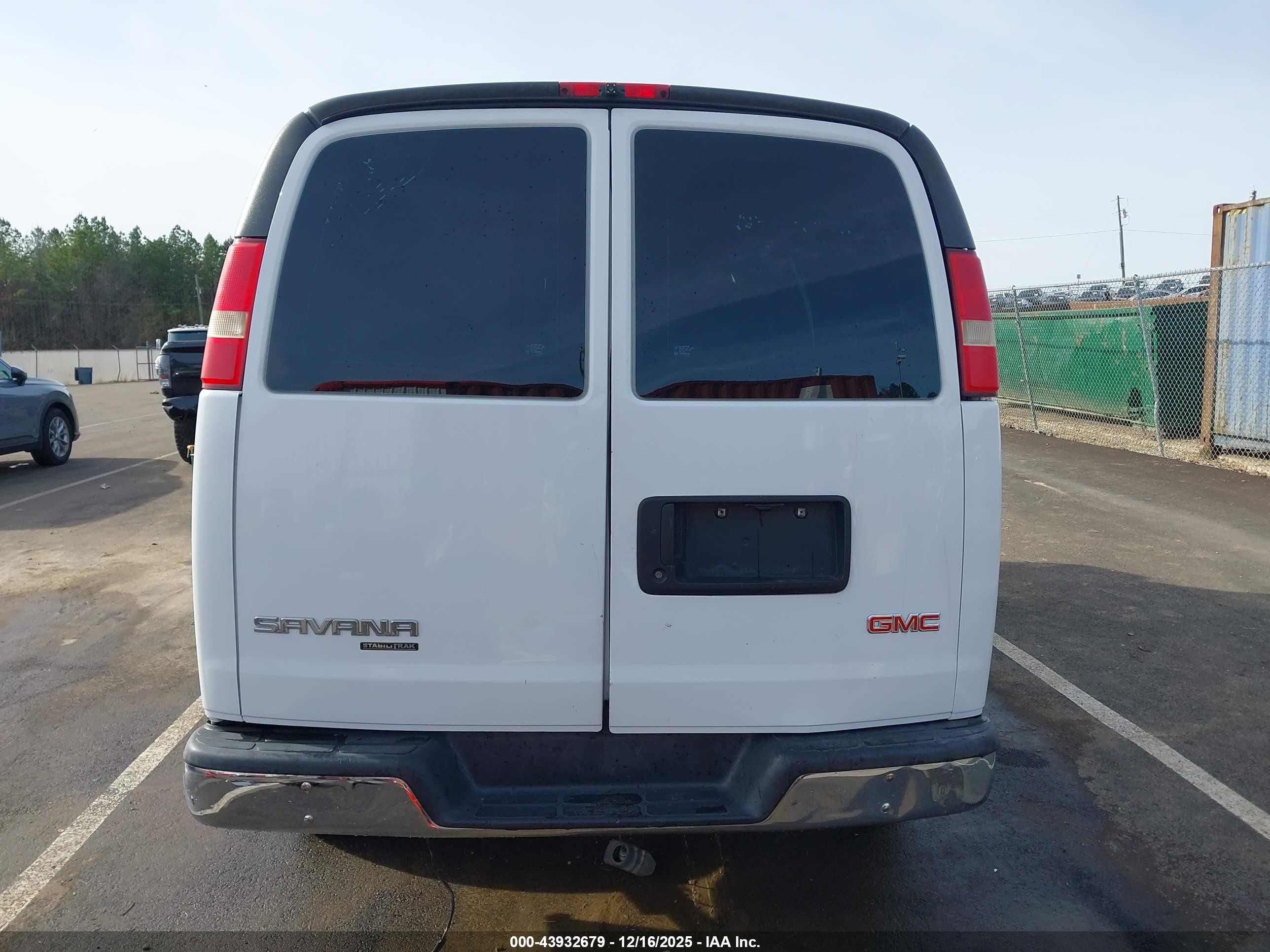 2015 Gmc Savana 2500 Work Van White vin: 1GTW7FCF8F1901757