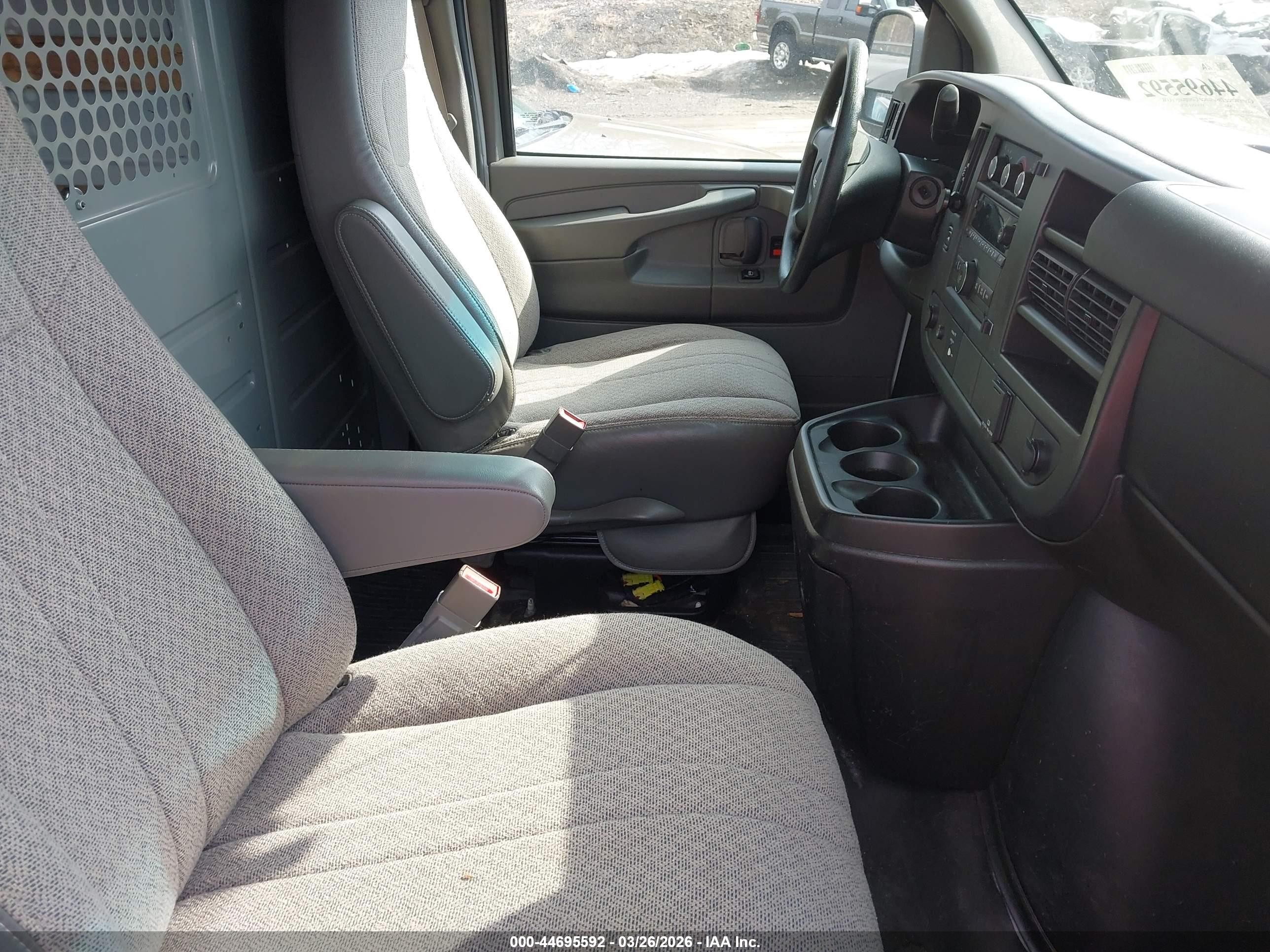 2015 Gmc Savana 2500 Work Van White vin: 1GTW7FCF8F1902956