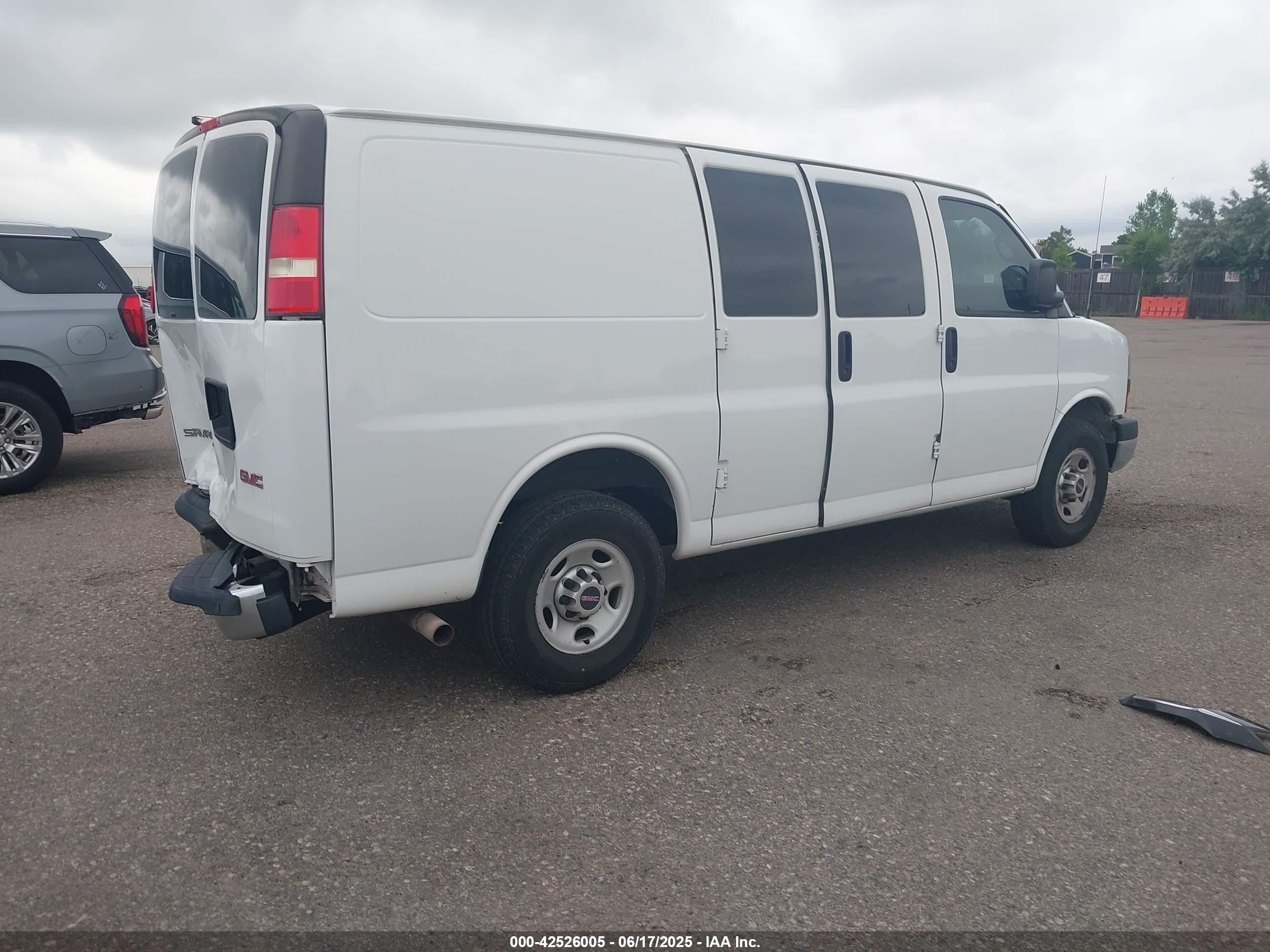 2015 Gmc Savana 2500 Work Van White vin: 1GTW7FCFXF1904868