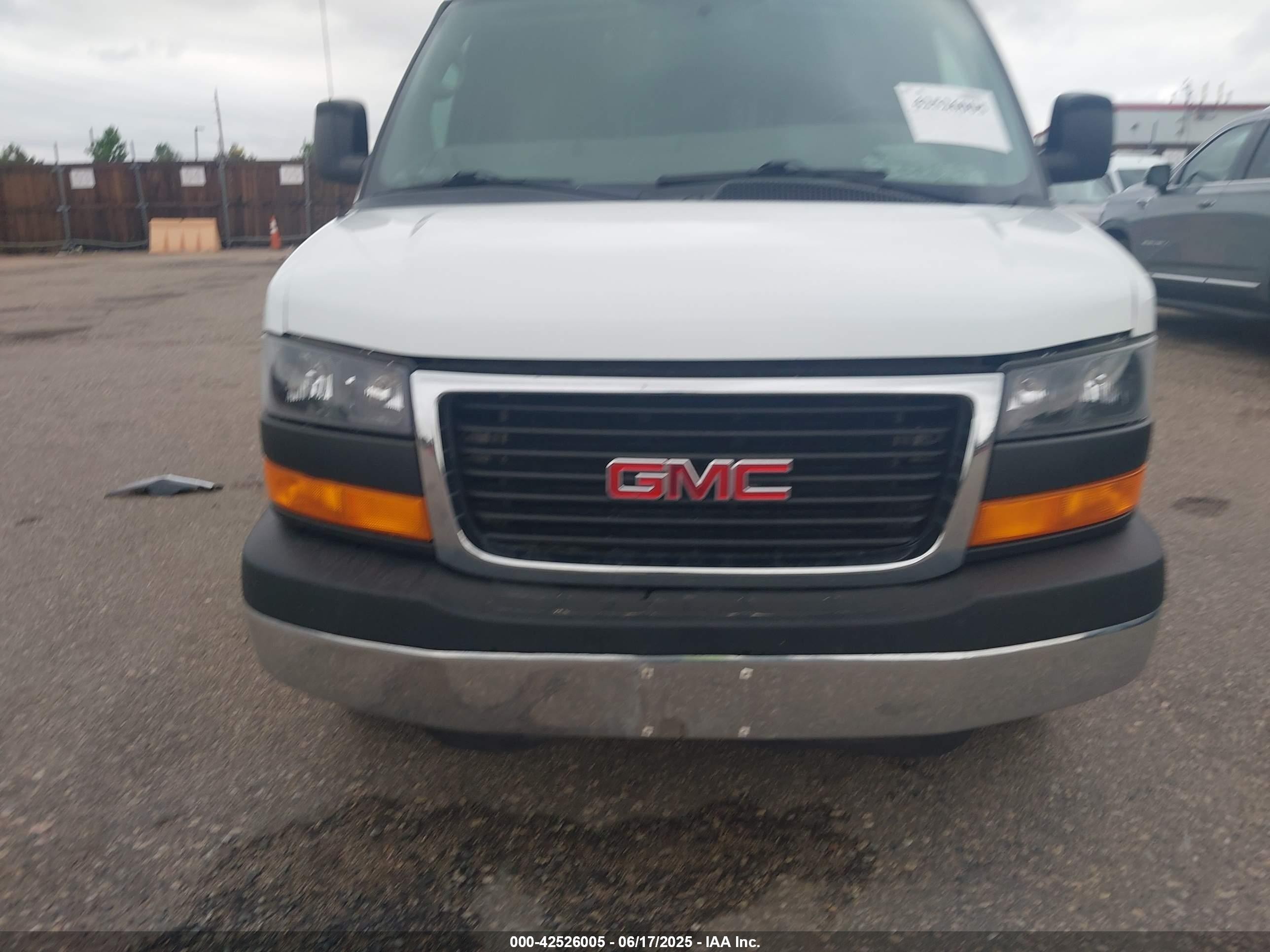 2015 Gmc Savana 2500 Work Van White vin: 1GTW7FCFXF1904868