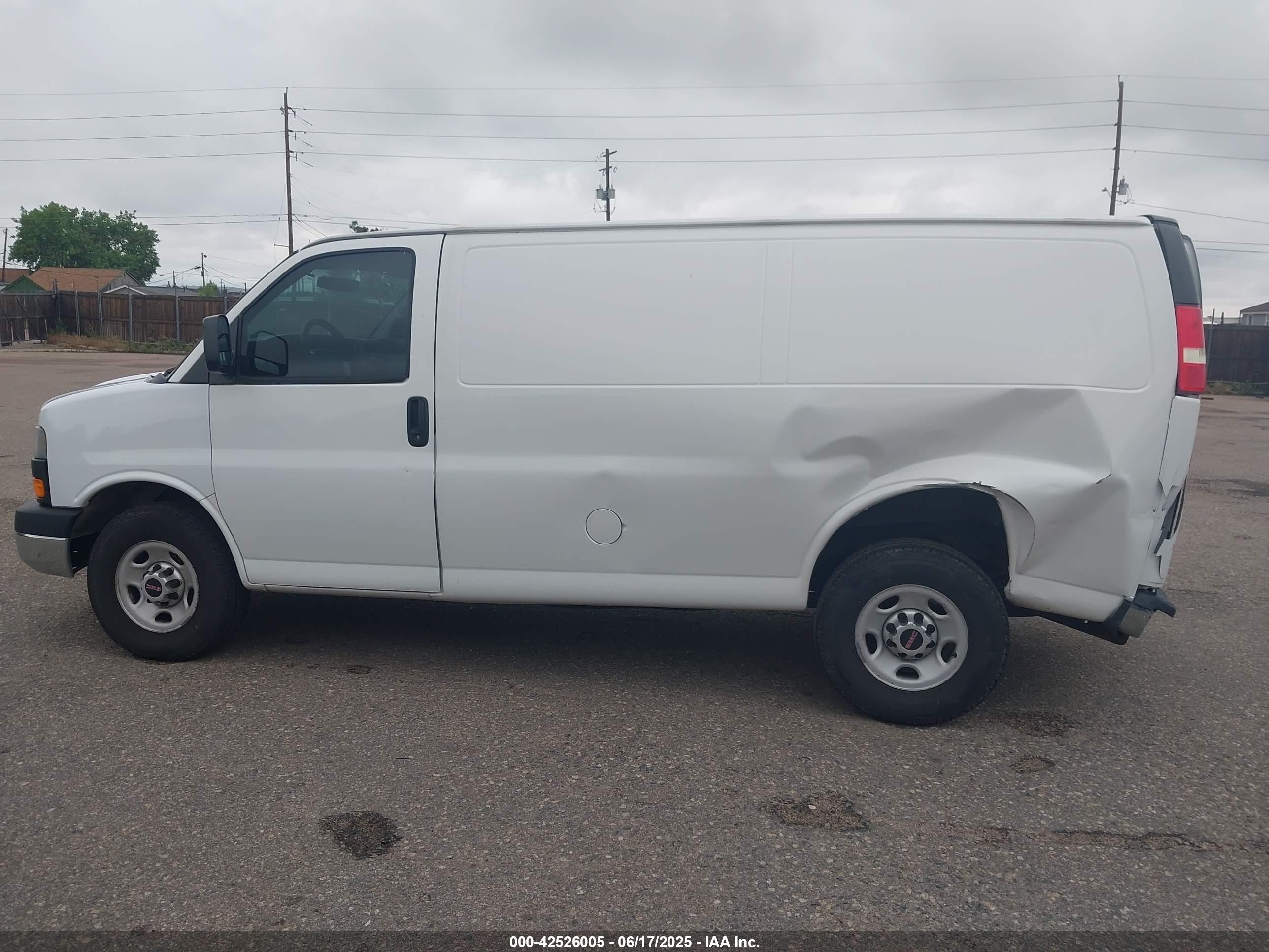 2015 Gmc Savana 2500 Work Van White vin: 1GTW7FCFXF1904868
