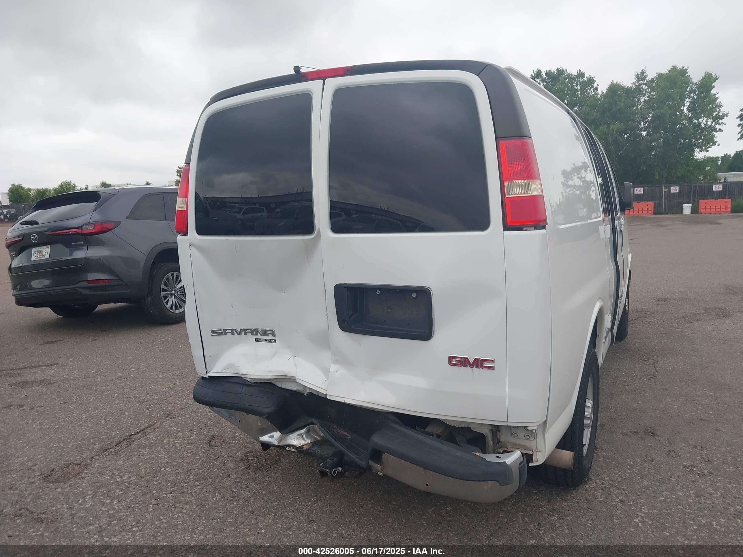 2015 Gmc Savana 2500 Work Van White vin: 1GTW7FCFXF1904868