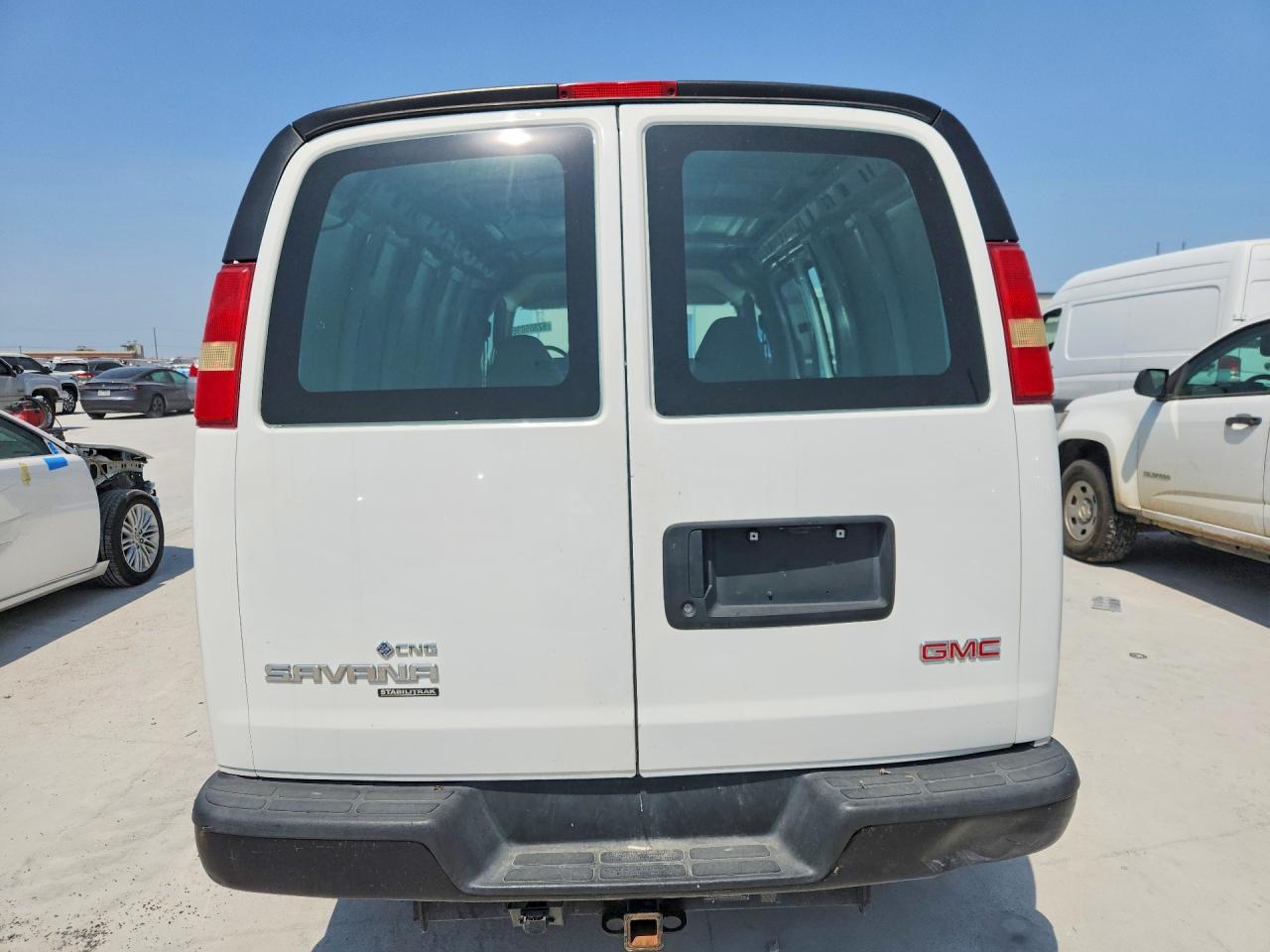 2015 Gmc Savana G3500 White vin: 1GTZ7TCB6F1138579