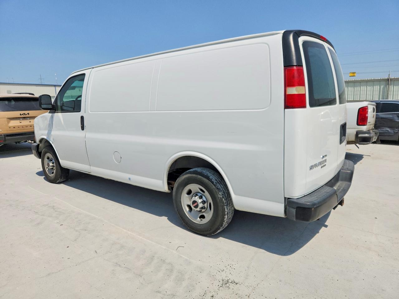 2015 Gmc Savana G3500 White vin: 1GTZ7TCB6F1138579