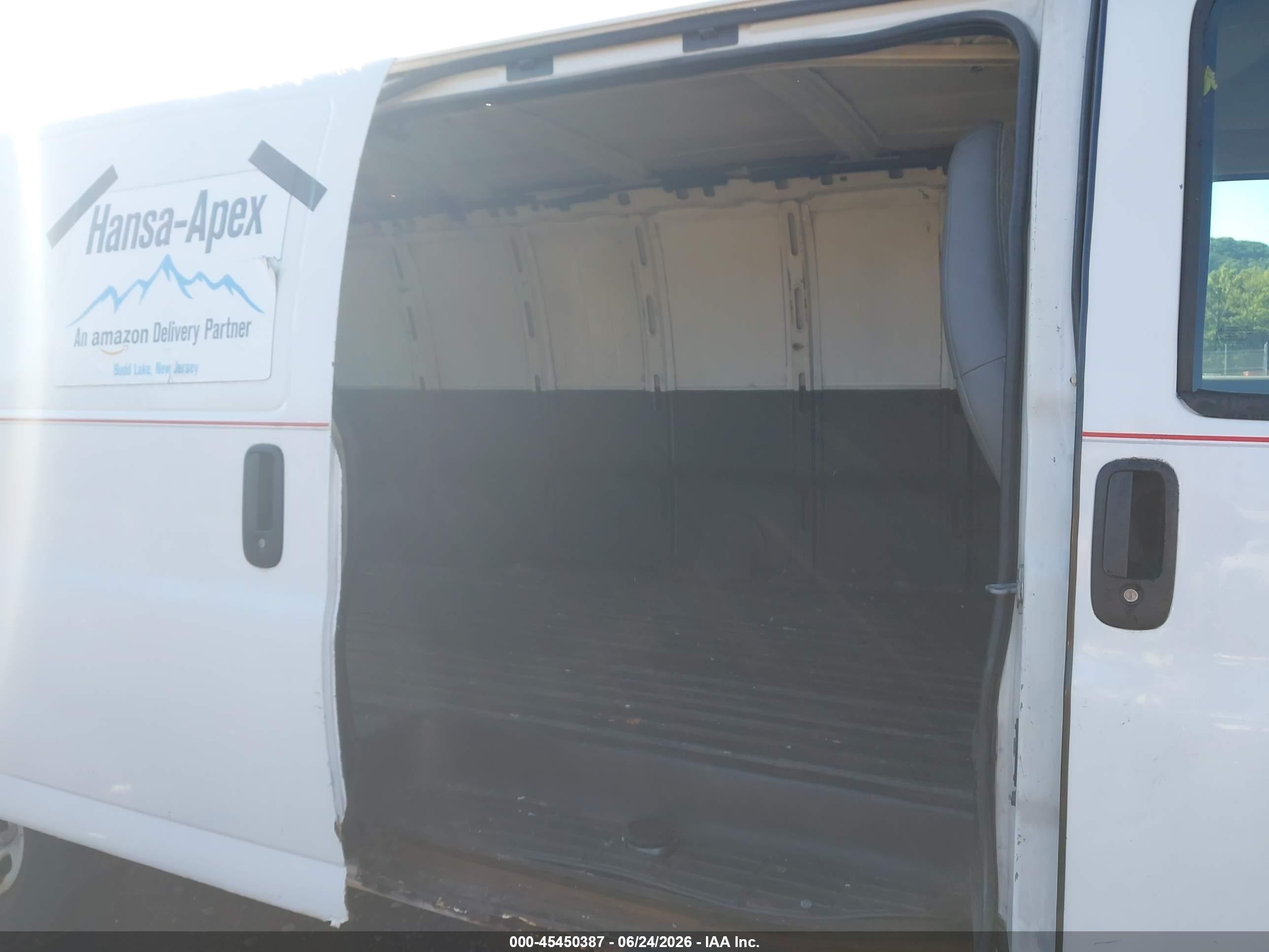 2012 Gmc Savana 3500 Work Van Белый vin: 1GTZ7UBA7C1145065