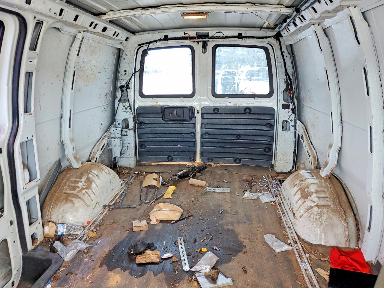 2010 Gmc Savana G2500 White vin: 1GTZGFBA1A1171699
