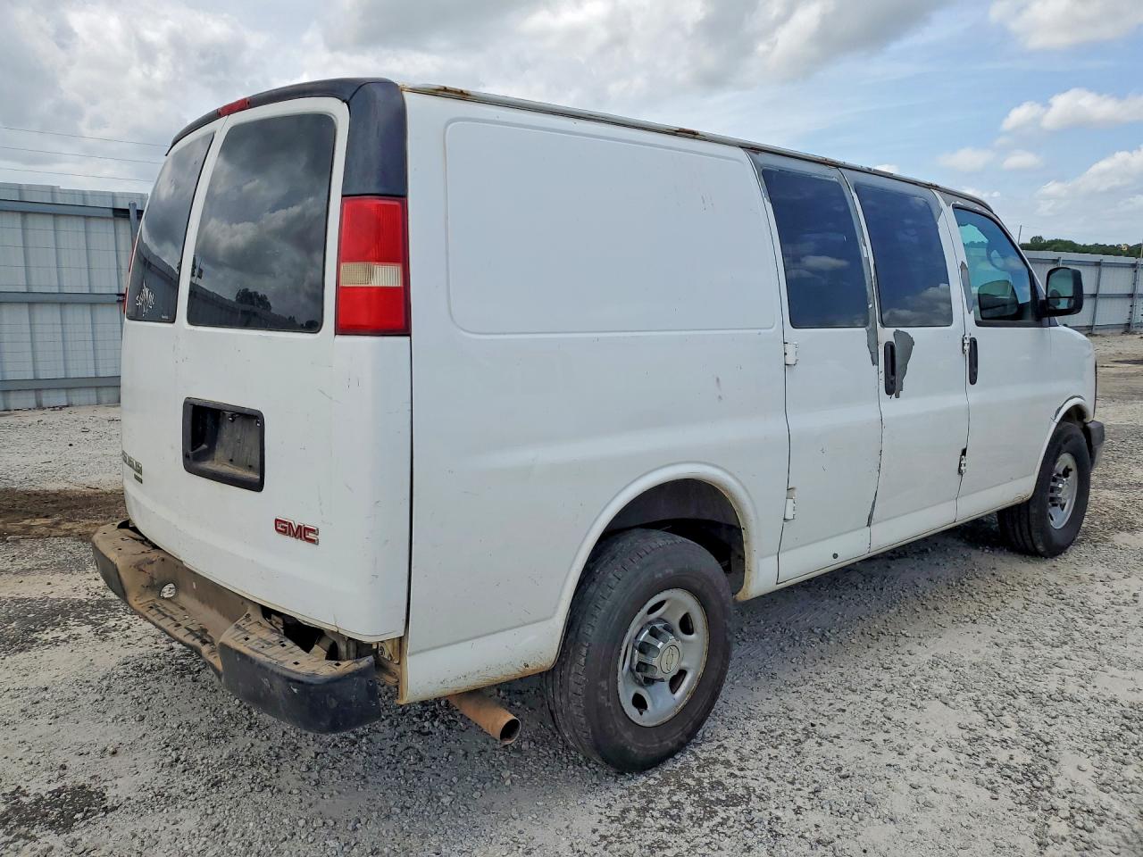2010 Gmc Savana G2500 White vin: 1GTZGFBA1A1171699