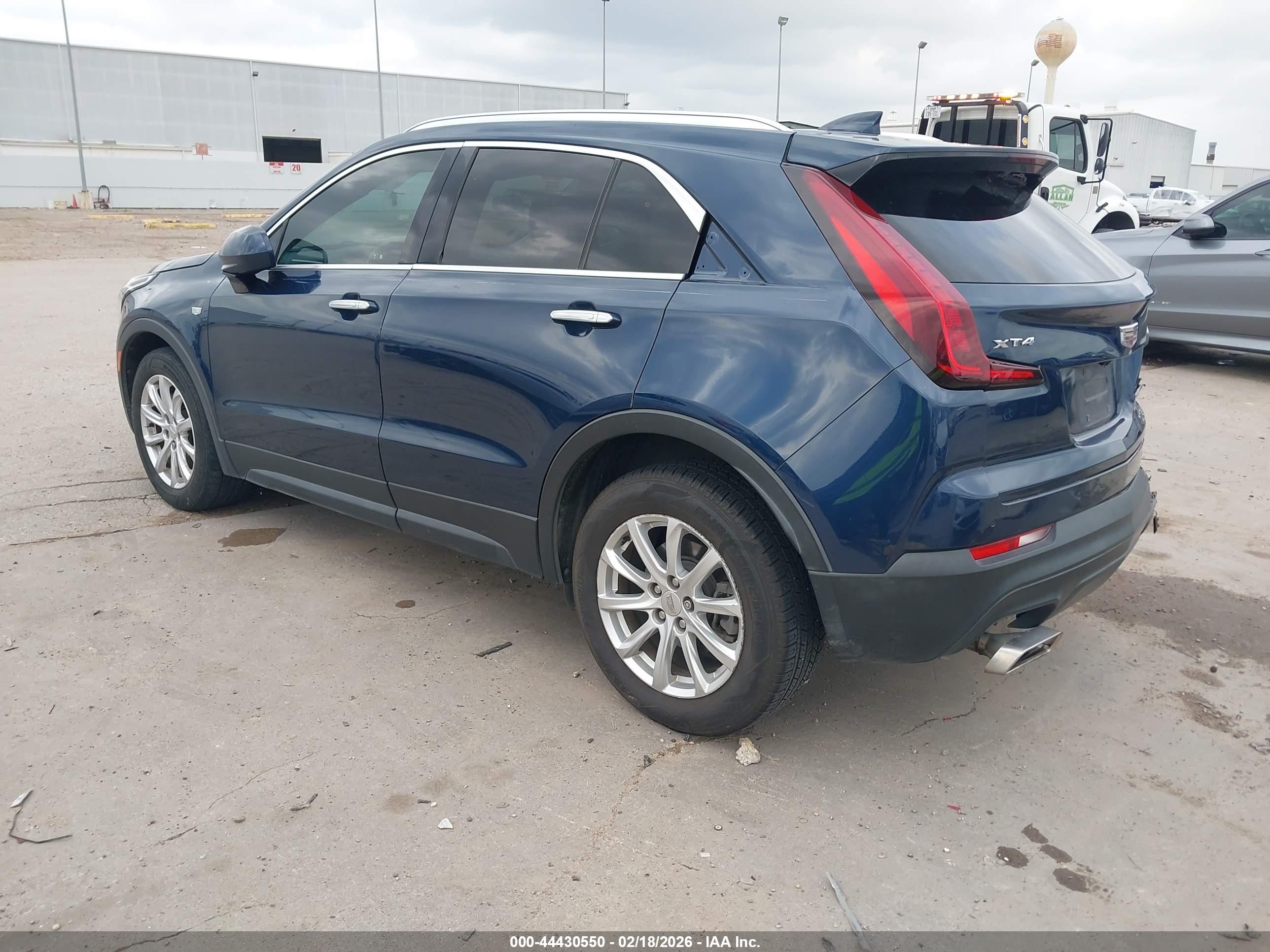 2019 Cadillac Xt4 Luxury Синий vin: 1GYAZAR45KF135121