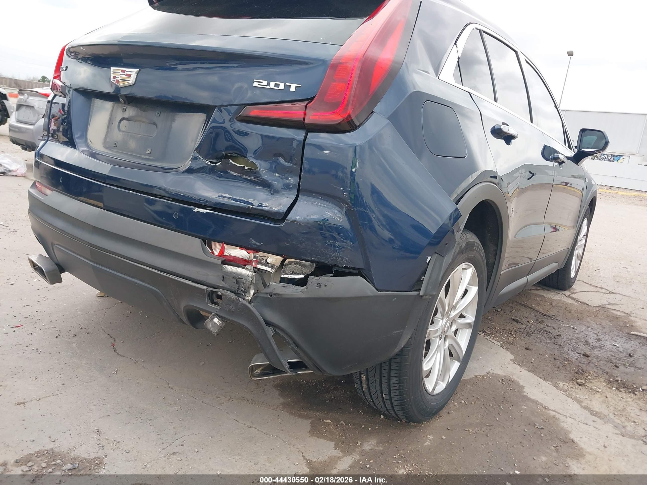 2019 Cadillac Xt4 Luxury Синий vin: 1GYAZAR45KF135121