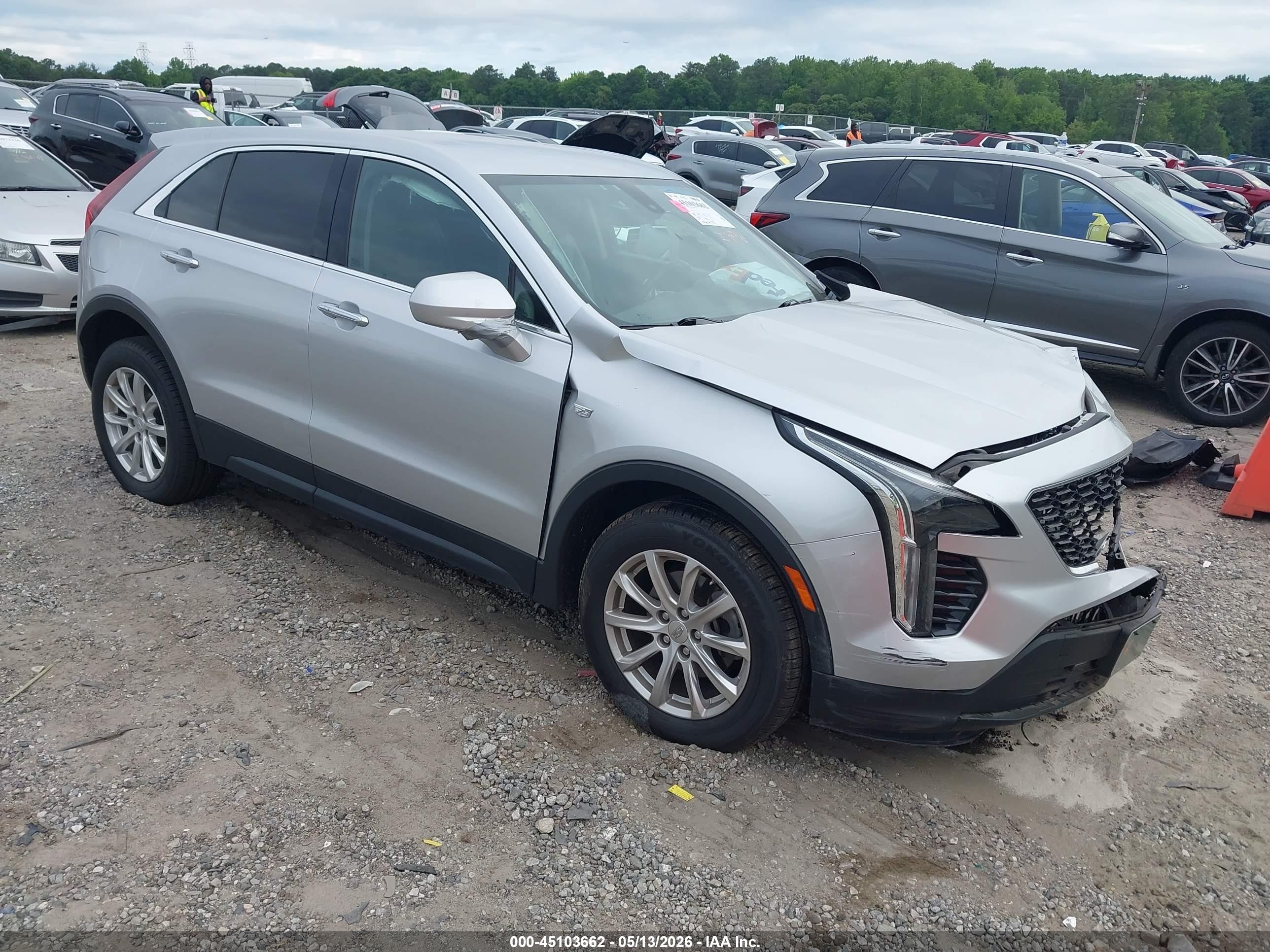 2019 Cadillac Xt4 Luxury Silver vin: 1GYAZAR46KF102290