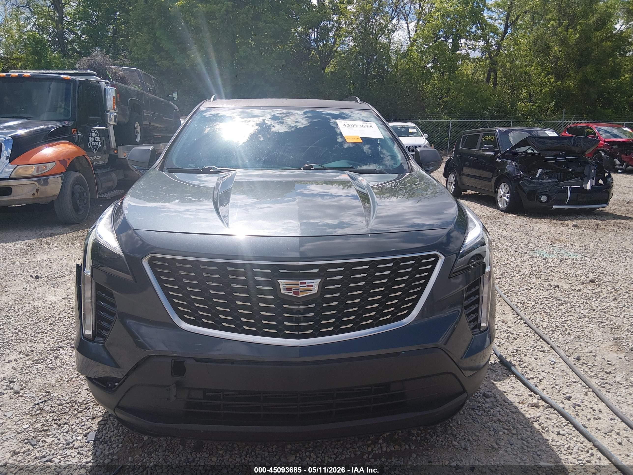 2019 Cadillac Xt4 Luxury Gray vin: 1GYAZAR46KF102550