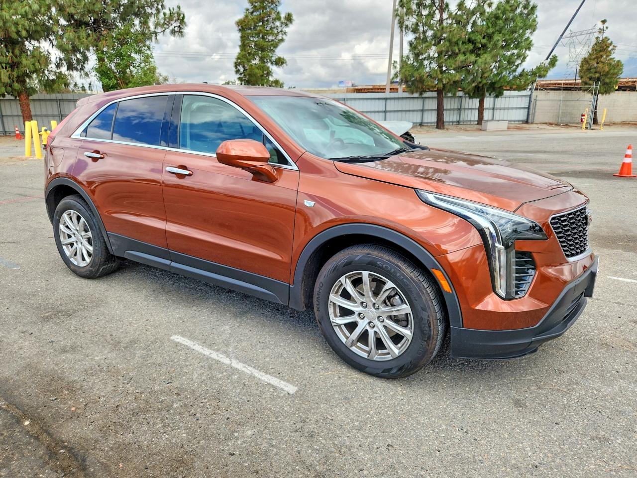 2019 Cadillac Xt4 Luxury Оранжевый vin: 1GYAZAR48KF164113