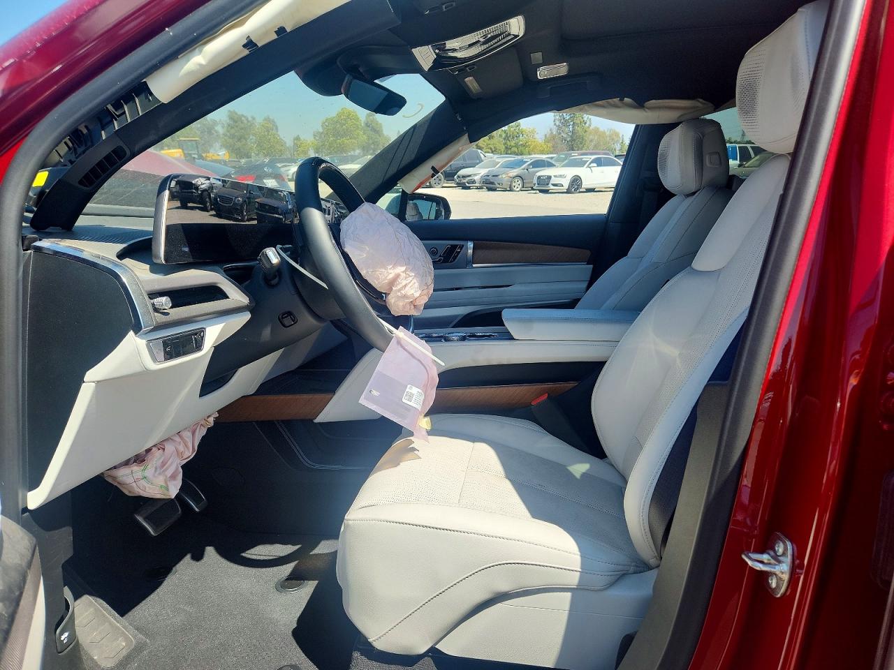 2026 Cadillac Vistiq Sport Red vin: 1GYC3NML4TZ711121