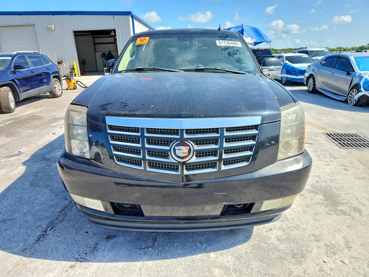 2008 Cadillac Escalade Luxury Black vin: 1GYEC63818R105150
