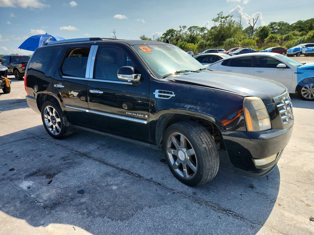 2008 Cadillac Escalade Luxury Black vin: 1GYEC63818R105150