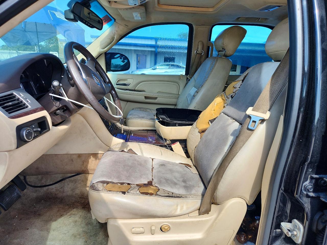 2008 Cadillac Escalade Luxury Black vin: 1GYEC63818R105150