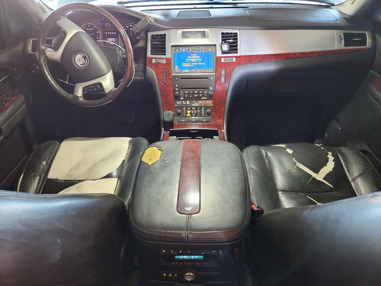 2008 Cadillac Escalade Luxury Черный vin: 1GYEC63818R202753