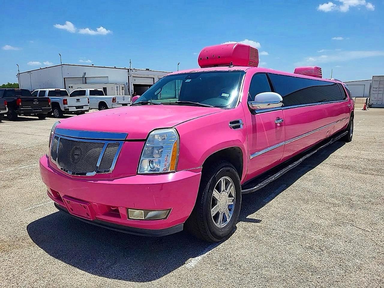 2008 Cadillac Escalade Luxury Pink vin: 1GYEC63848R119124