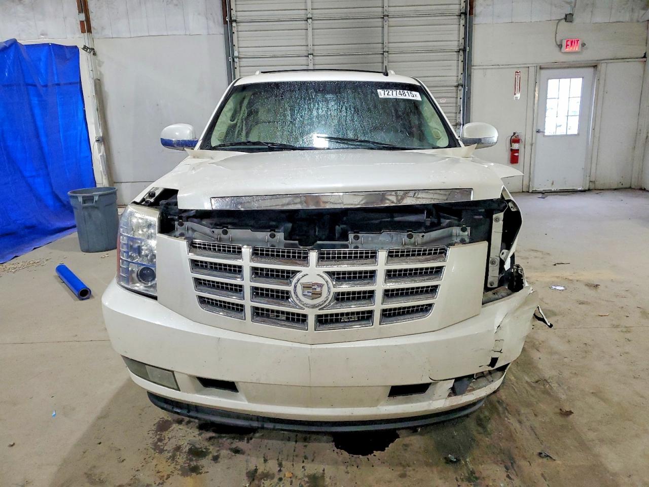 2008 Cadillac Escalade Luxury White vin: 1GYEC63848R213262