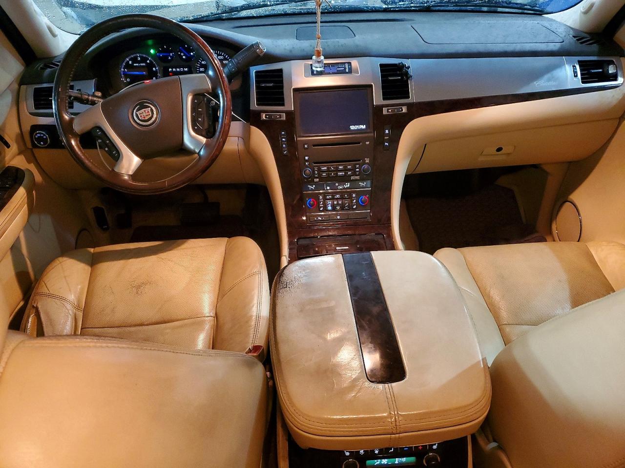 2008 Cadillac Escalade Luxury White vin: 1GYEC63848R213262