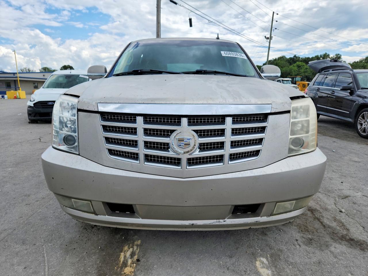 2007 Cadillac Escalade Luxury Бежевый vin: 1GYEC63867R290312