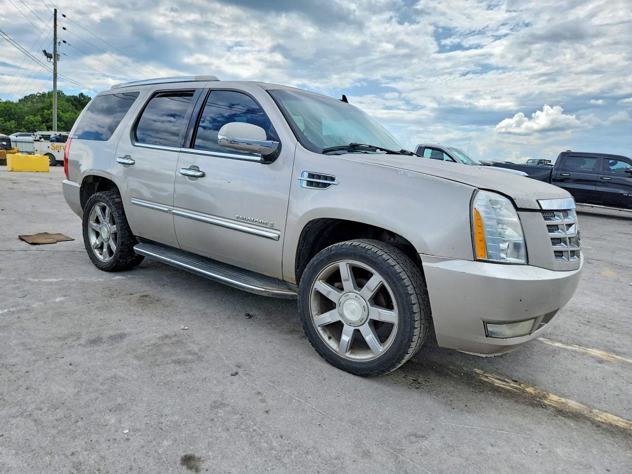 2007 Cadillac Escalade Luxury Бежевый vin: 1GYEC63867R290312
