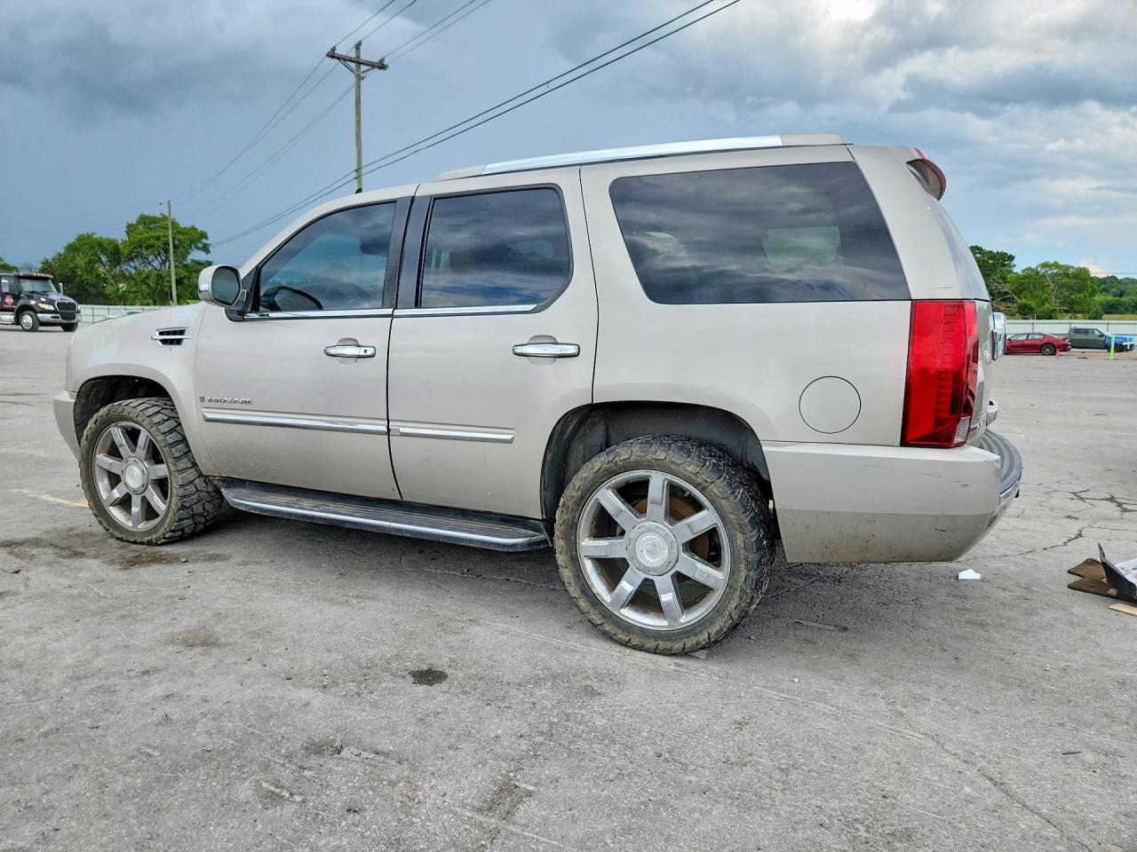 2007 Cadillac Escalade Luxury Бежевый vin: 1GYEC63867R290312