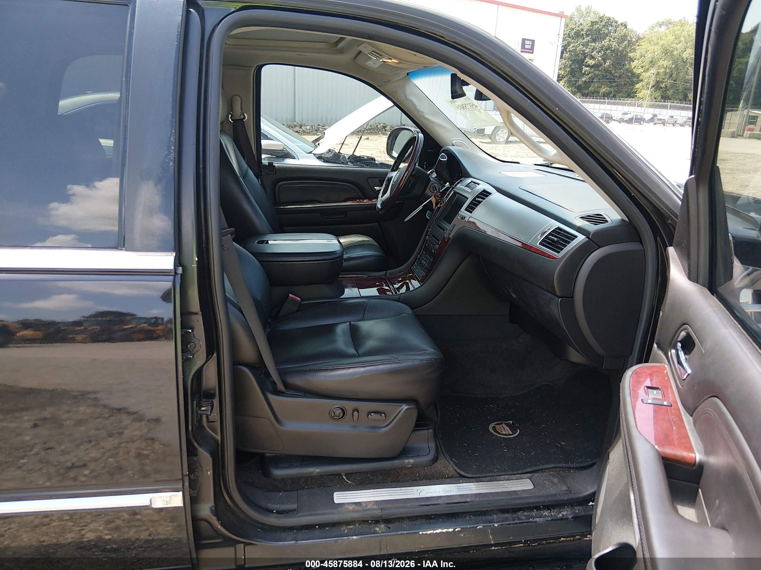 2007 Cadillac Escalade   Black vin: 1GYEC63877R308039