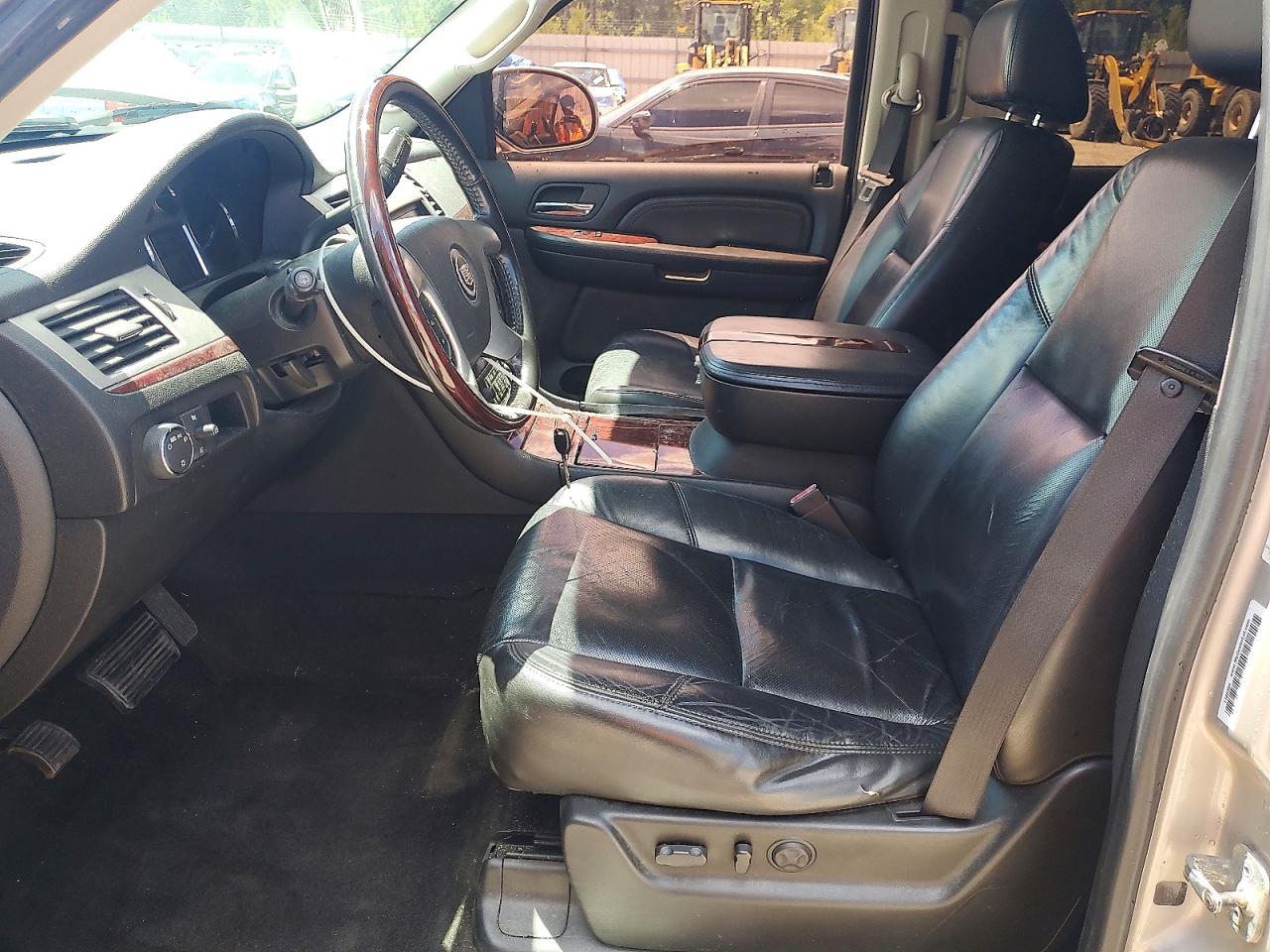 2008 Cadillac Escalade Luxury Gold vin: 1GYEC63878R170469