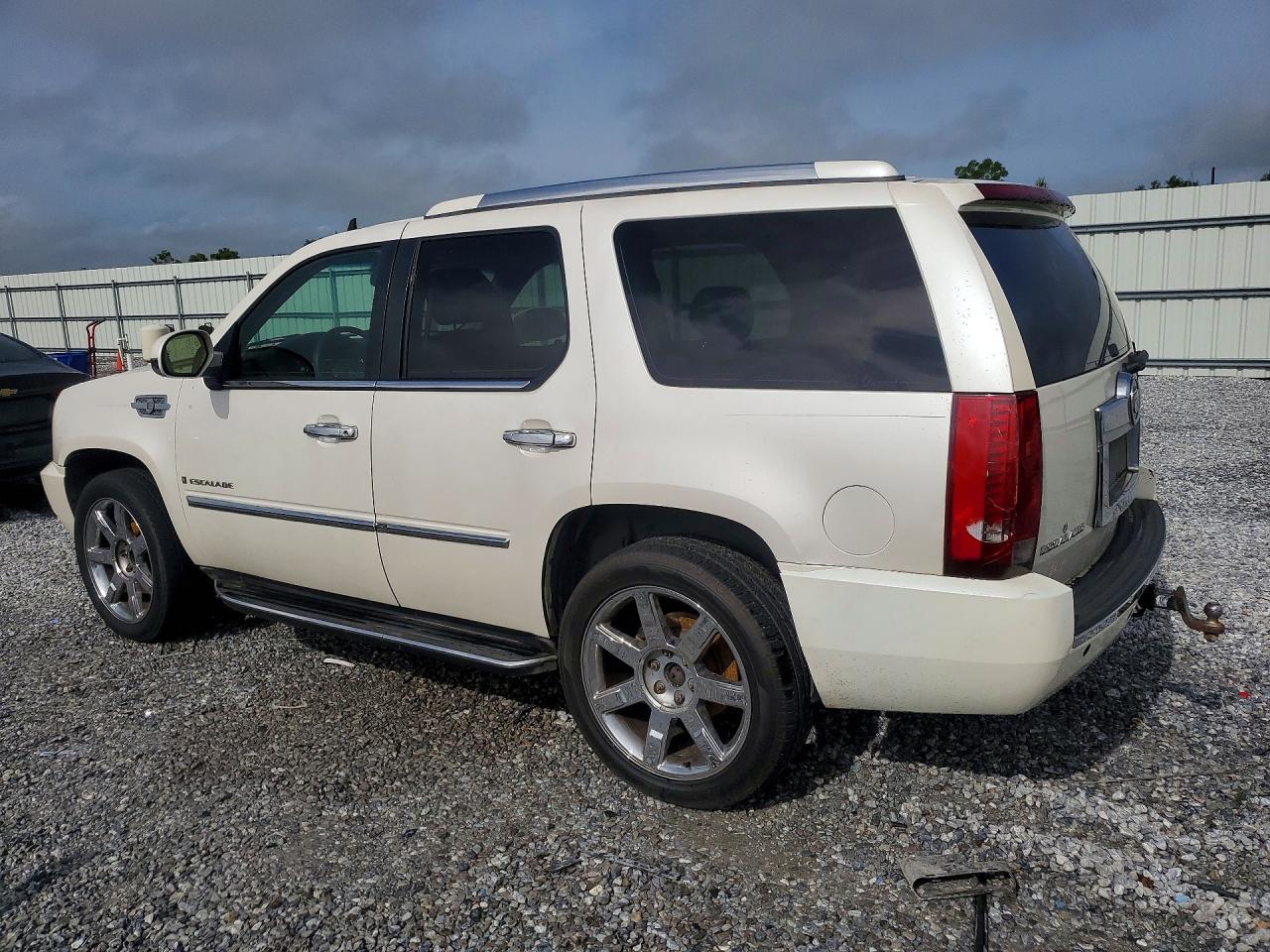 2007 Cadillac Escalade Luxury White vin: 1GYEC63887R310124