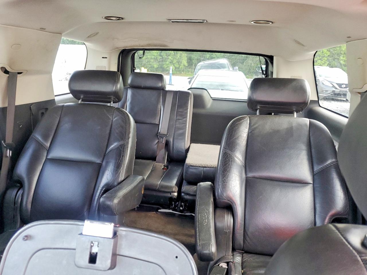 2007 Cadillac Escalade Luxury White vin: 1GYEC63887R310124