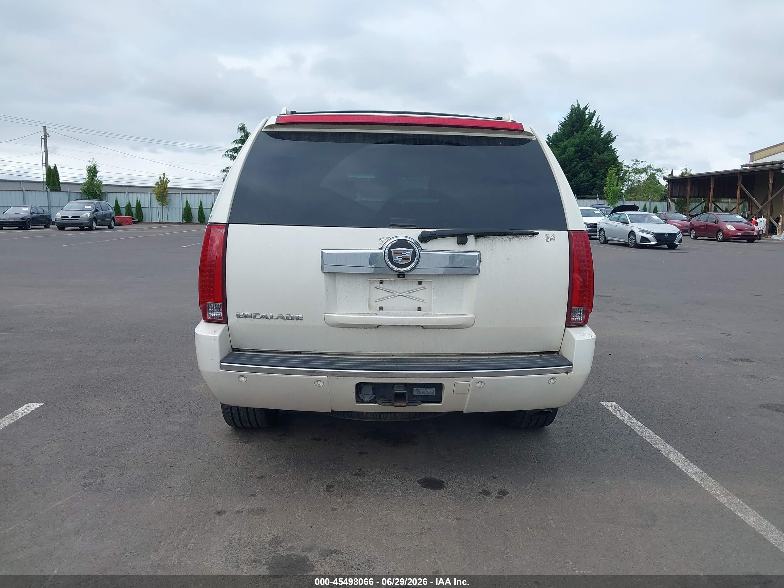 2007 Cadillac Escalade Standard Cream vin: 1GYEC63887R354821