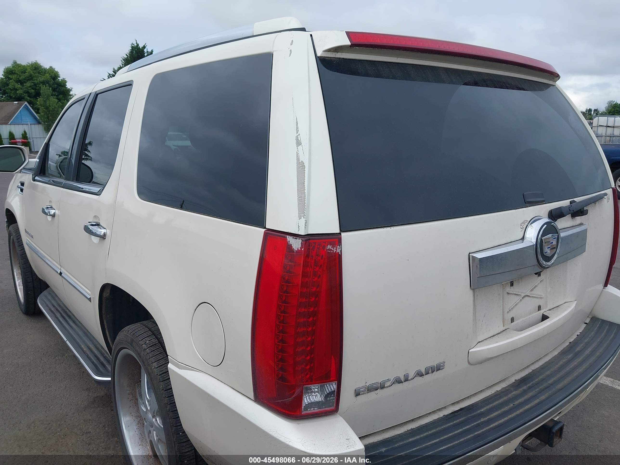 2007 Cadillac Escalade Standard Cream vin: 1GYEC63887R354821