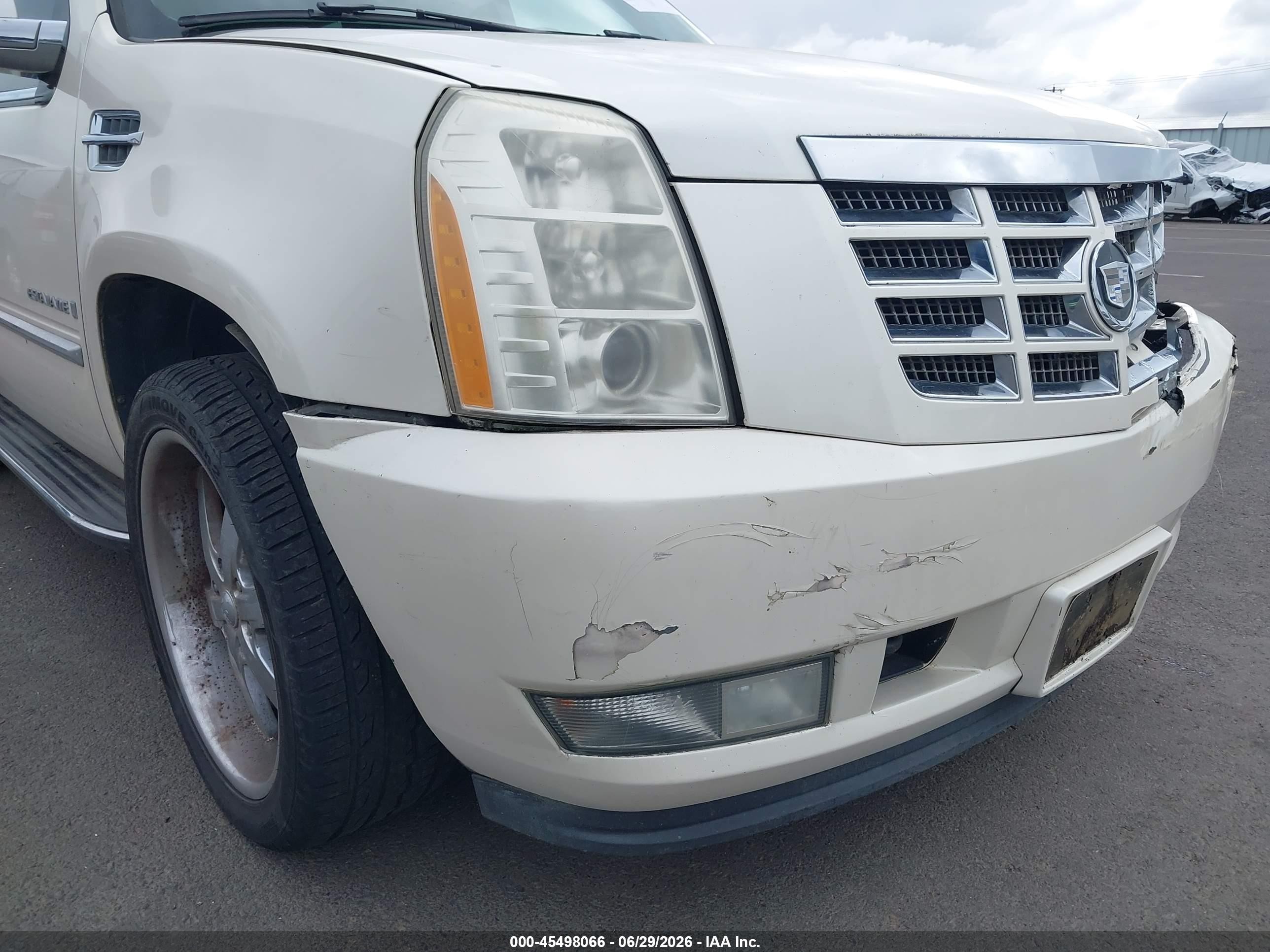 2007 Cadillac Escalade Standard Cream vin: 1GYEC63887R354821