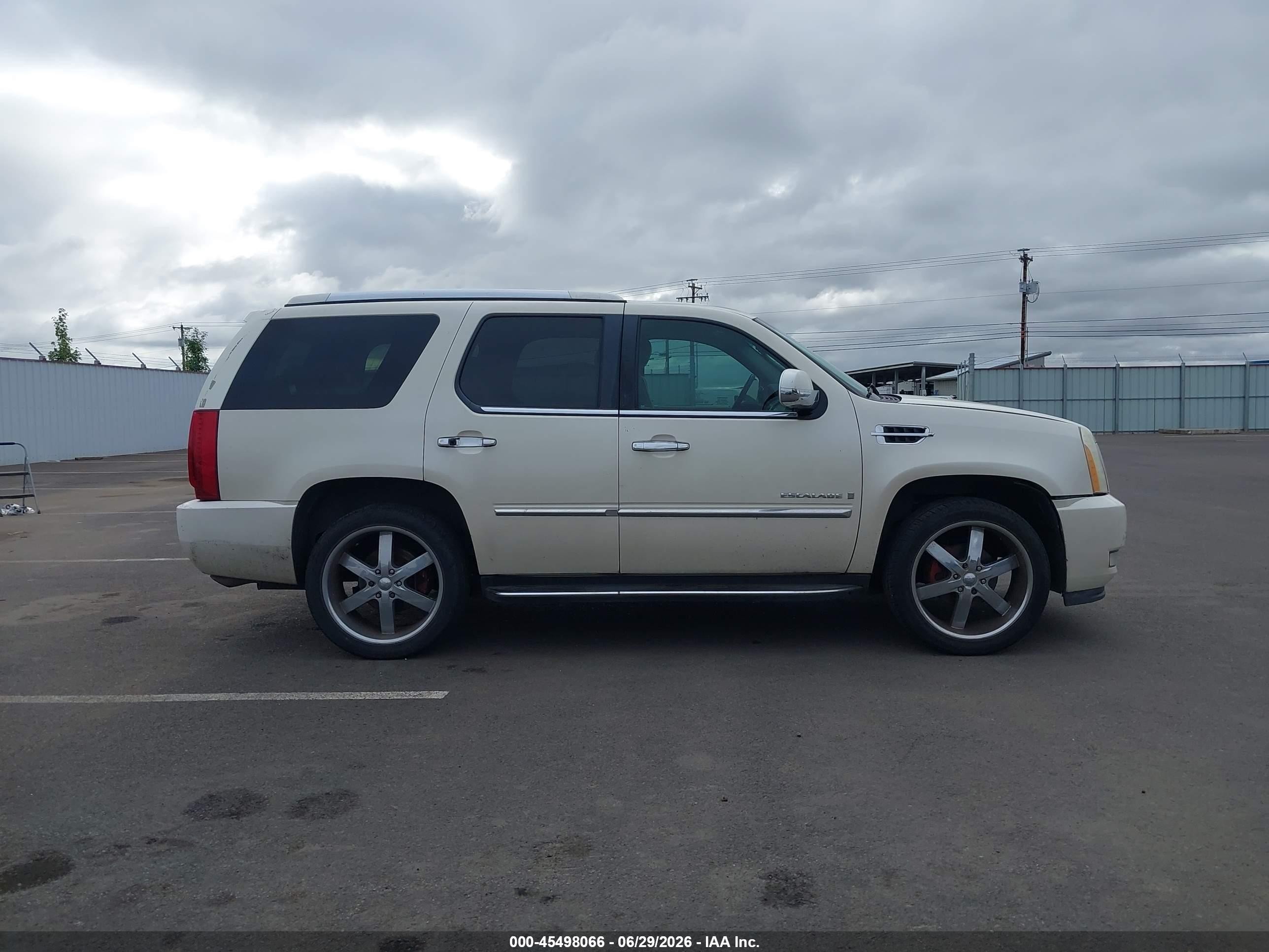 2007 Cadillac Escalade Standard Cream vin: 1GYEC63887R354821