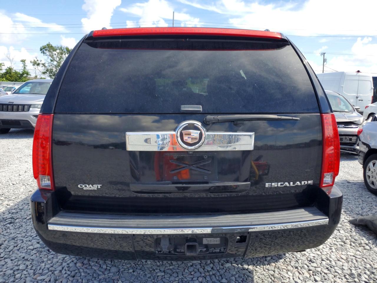 2008 Cadillac Escalade Luxury Black vin: 1GYEC63898R236147