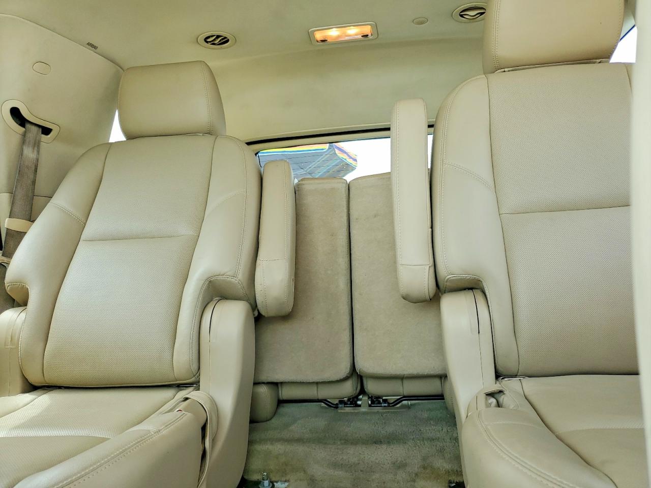 2007 Cadillac Escalade Luxury White vin: 1GYEC638X7R334490