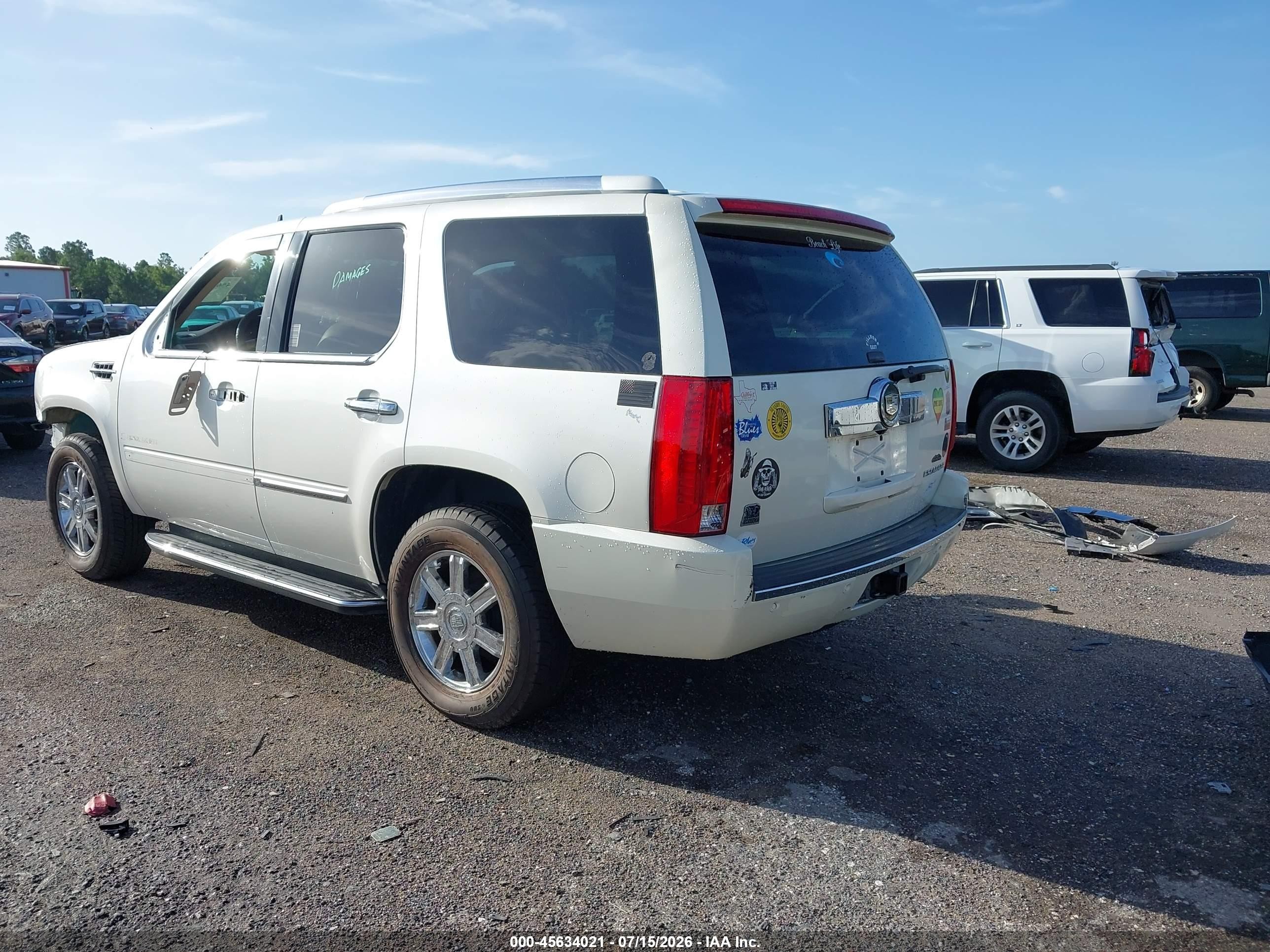 2007 Cadillac Escalade Standard Cream vin: 1GYEC638X7R379087
