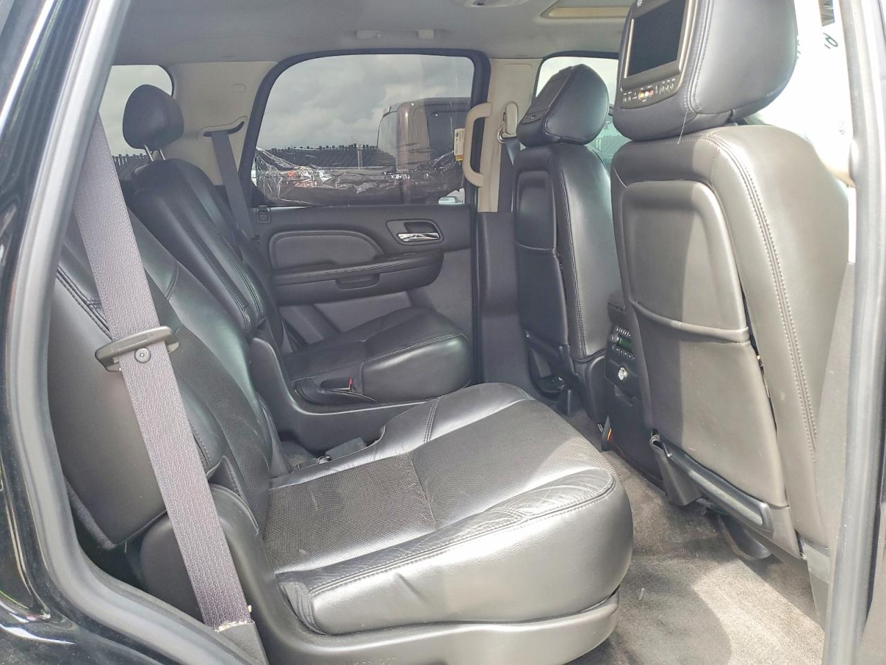 2008 Cadillac Escalade Luxury Black vin: 1GYEC638X8R215209