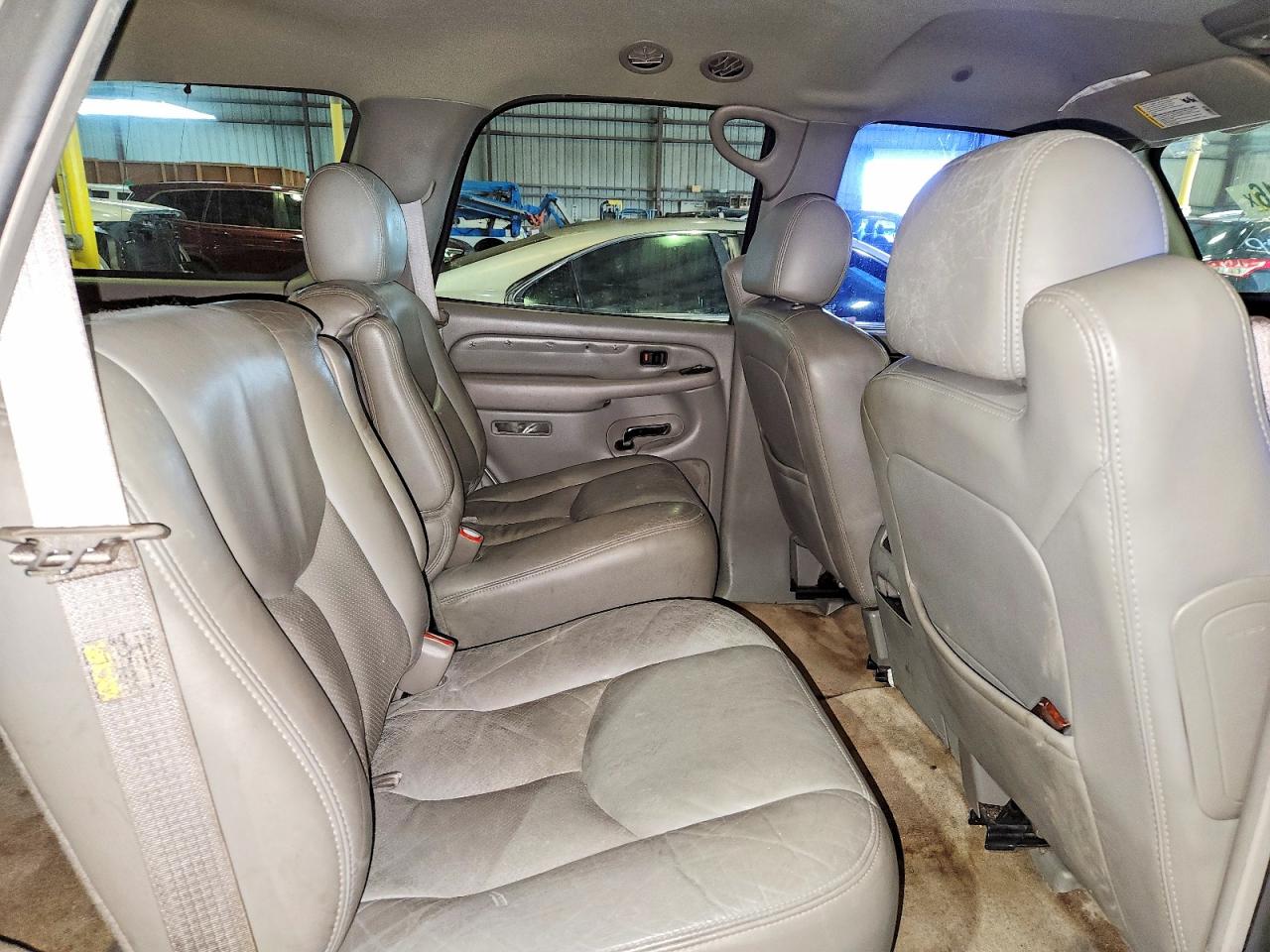 2006 Cadillac Escalade Luxury Silver vin: 1GYEC63N06R158070