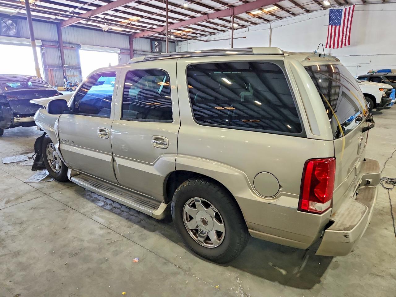 2006 Cadillac Escalade Luxury Silver vin: 1GYEC63N06R158070