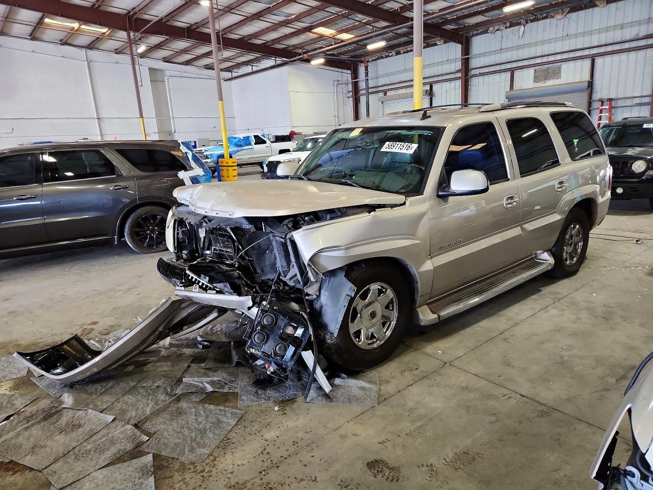 2006 Cadillac Escalade Luxury Silver vin: 1GYEC63N06R158070