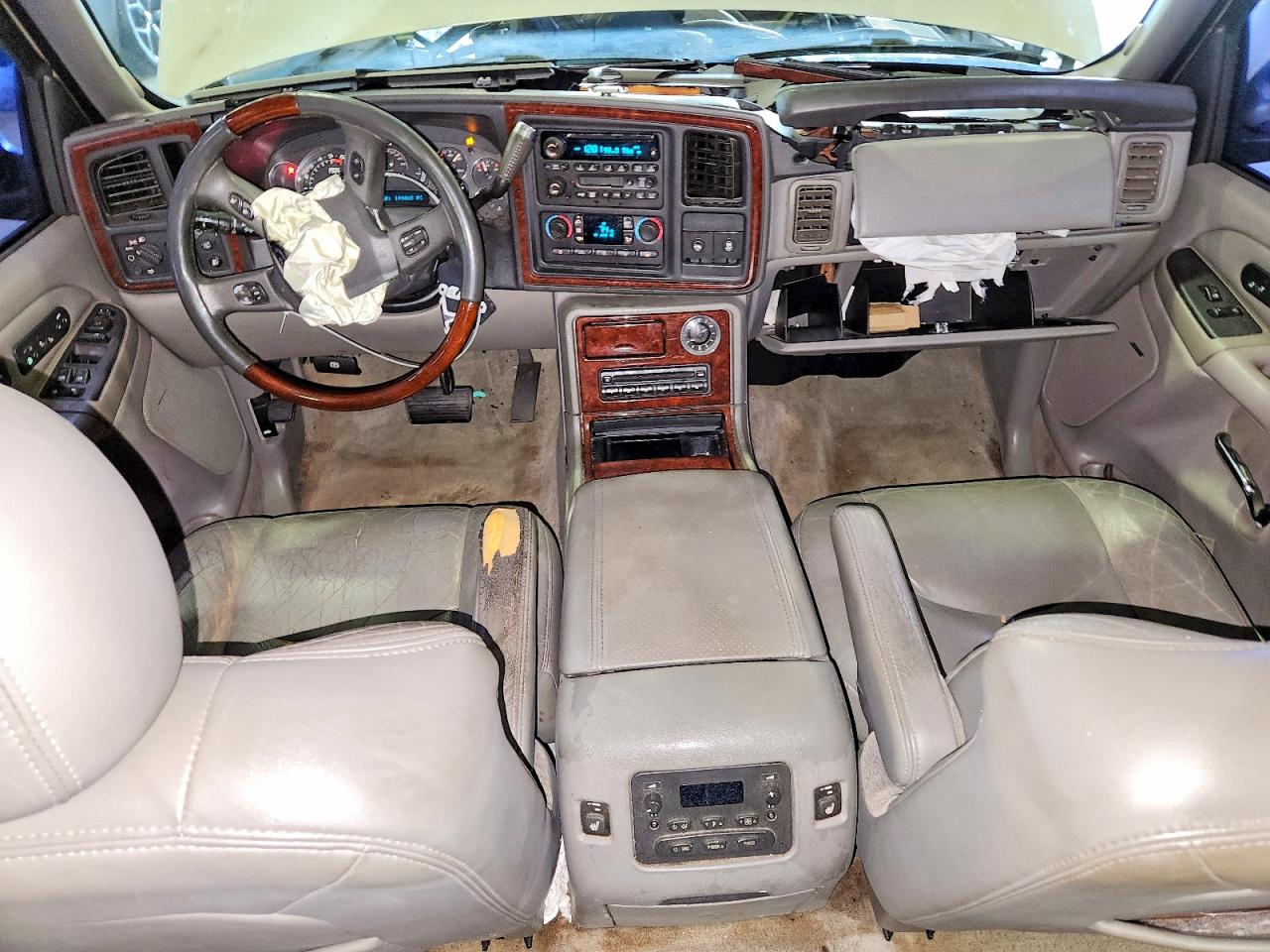 2006 Cadillac Escalade Luxury Silver vin: 1GYEC63N06R158070