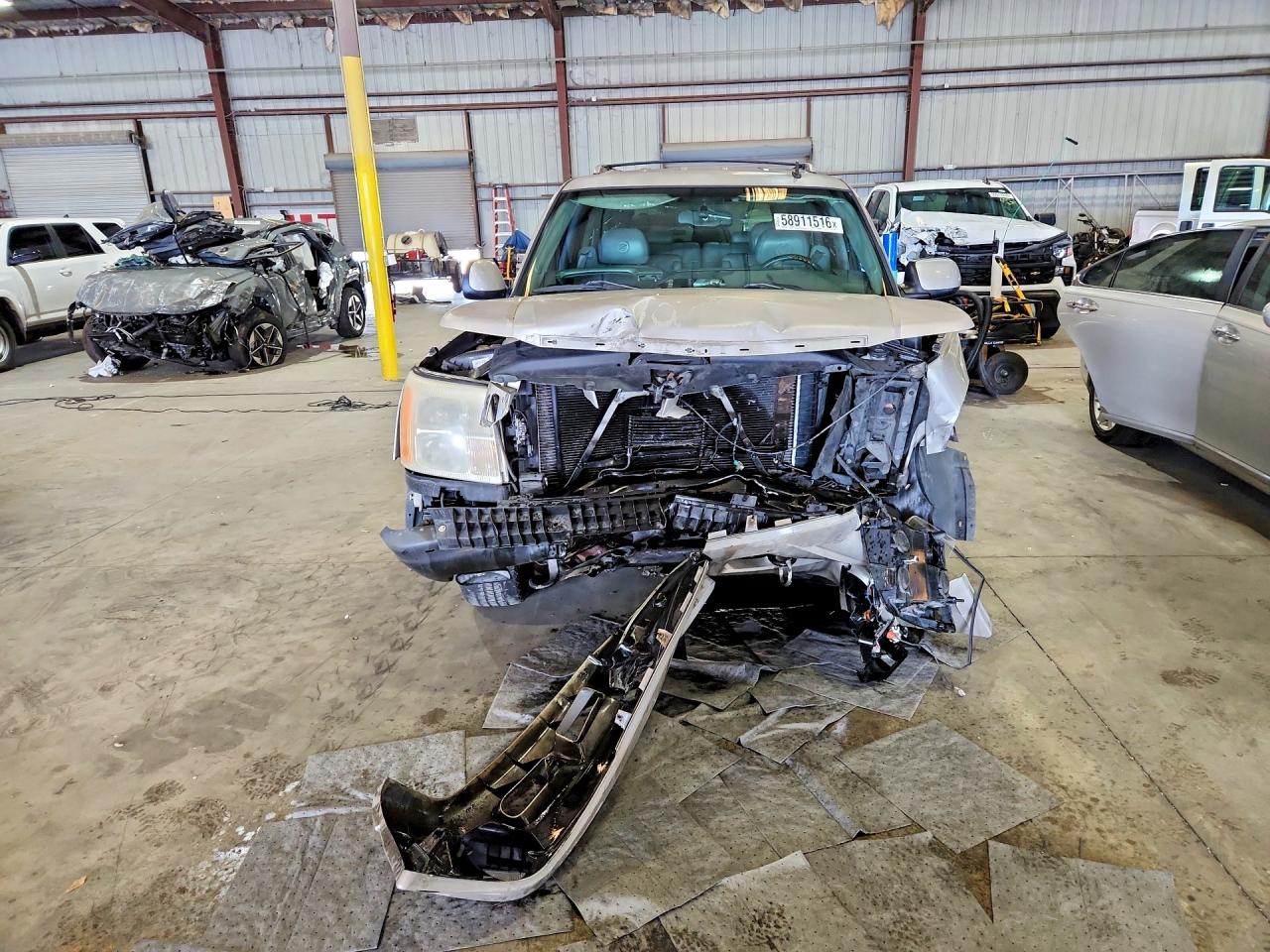 2006 Cadillac Escalade Luxury Silver vin: 1GYEC63N06R158070