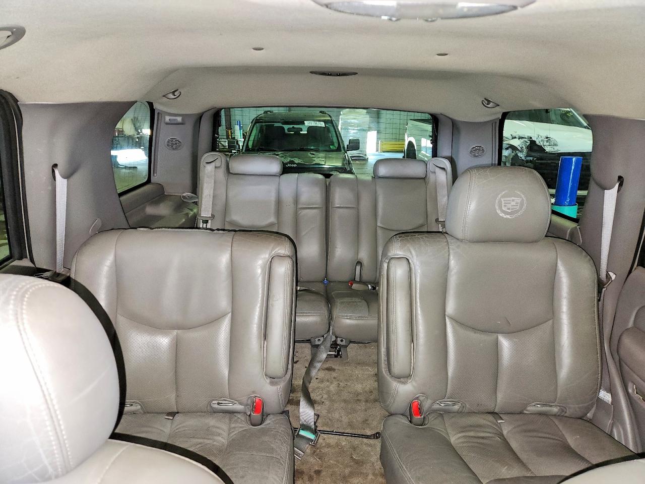 2006 Cadillac Escalade Luxury Silver vin: 1GYEC63N06R158070