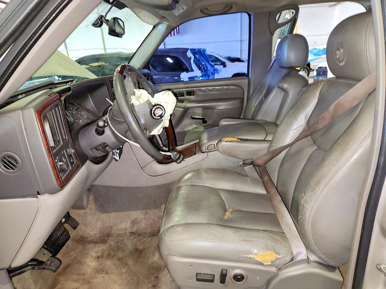 2006 Cadillac Escalade Luxury Silver vin: 1GYEC63N06R158070
