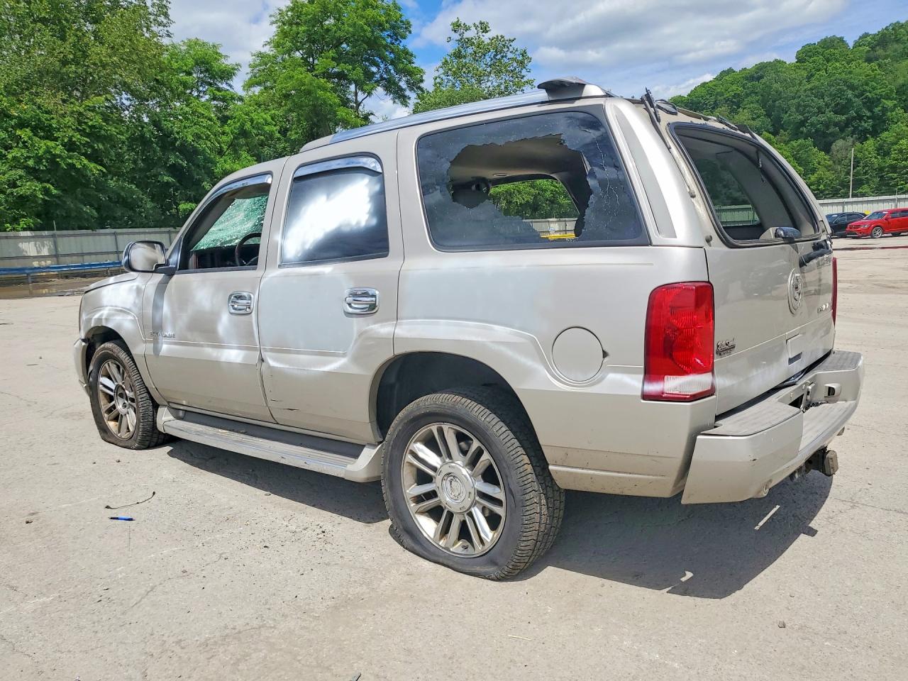 2005 Cadillac Escalade Luxury Золотой vin: 1GYEC63N35R234301