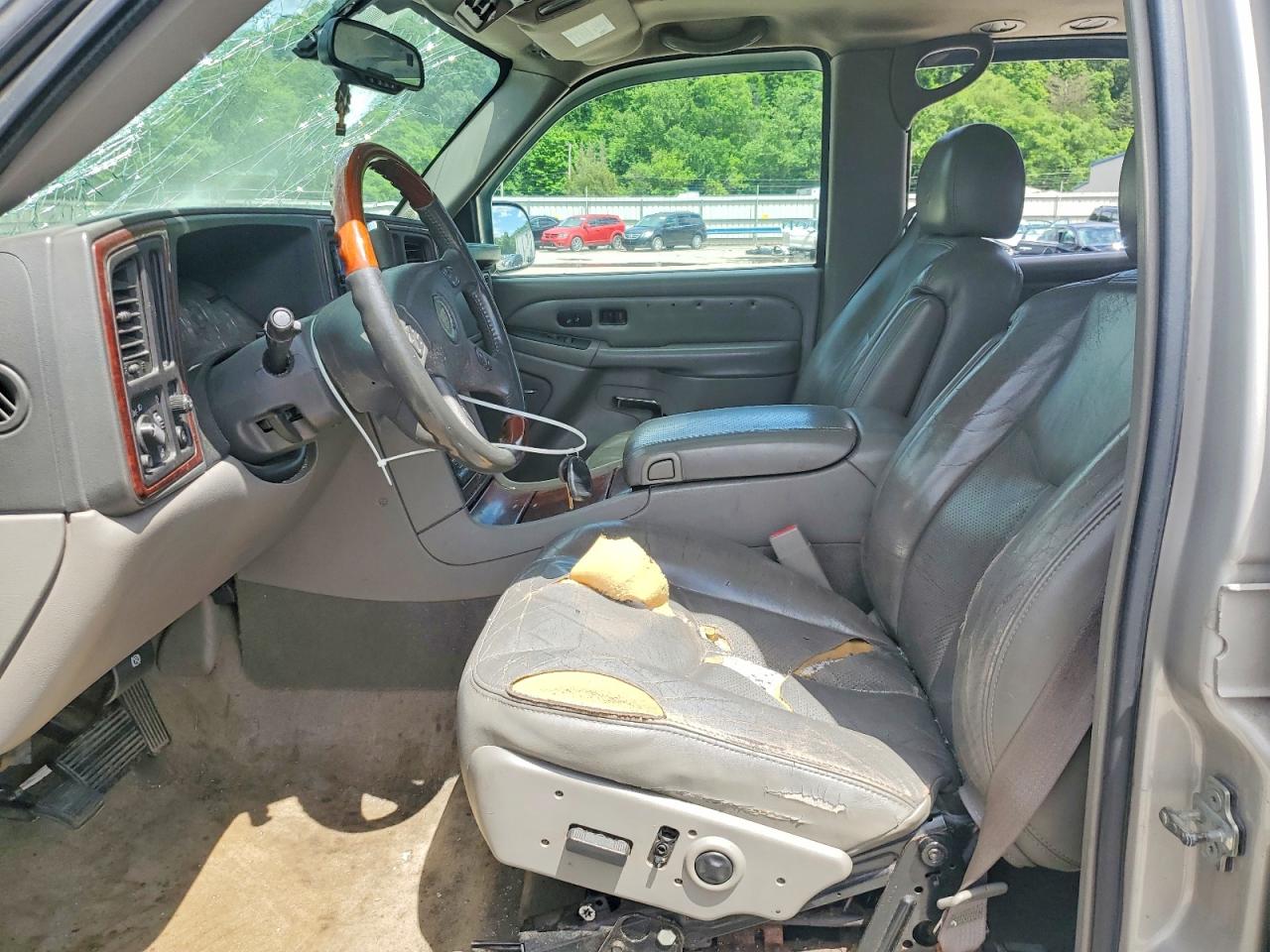 2005 Cadillac Escalade Luxury Золотой vin: 1GYEC63N35R234301