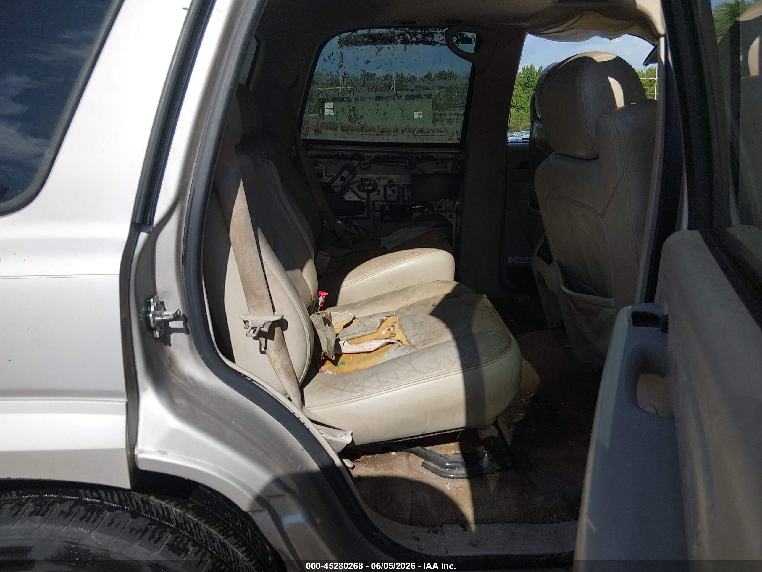 2005 Cadillac Escalade Standard Gray vin: 1GYEC63N45R215580