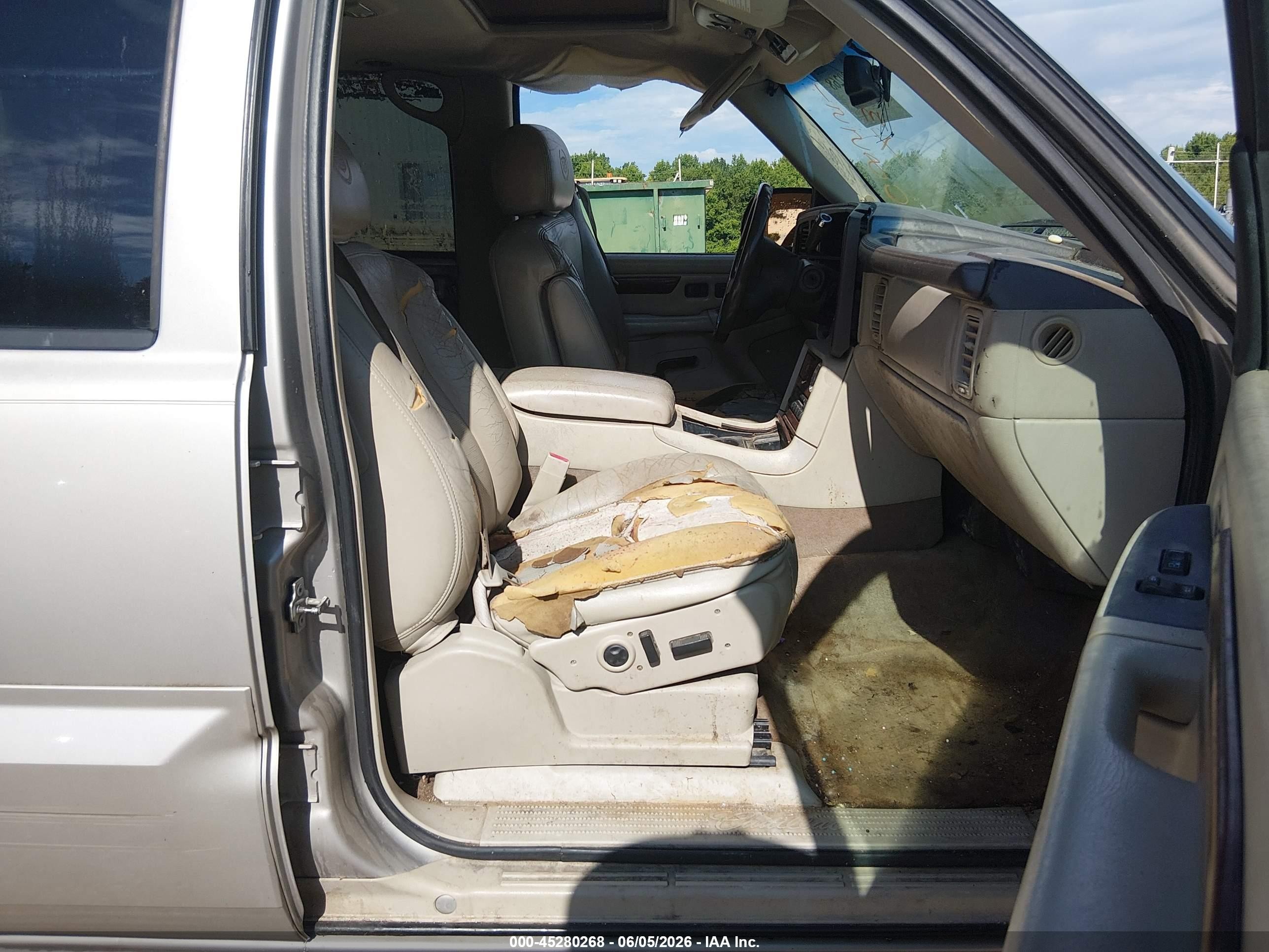 2005 Cadillac Escalade Standard Gray vin: 1GYEC63N45R215580